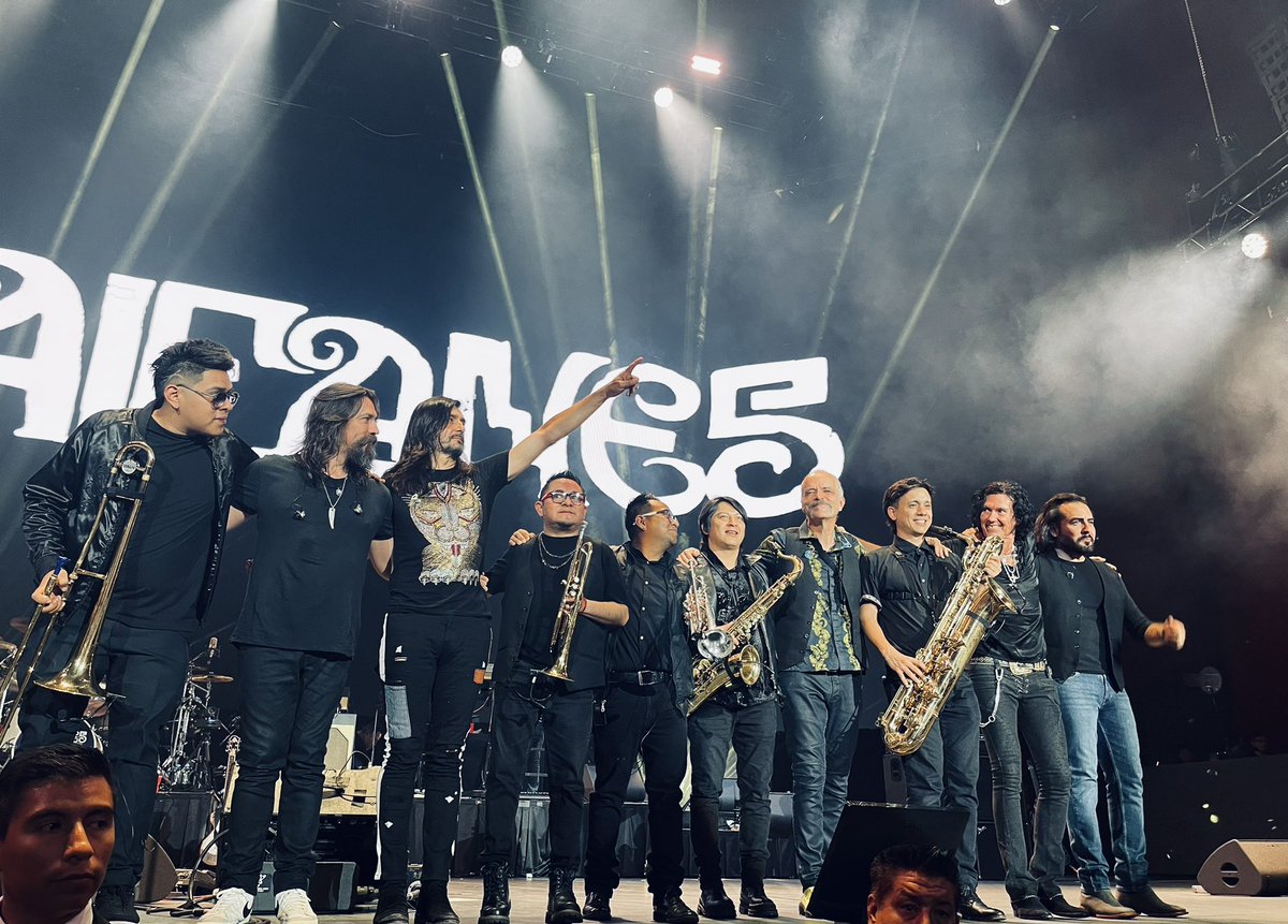 Grandioso concierto @CAIFANESMEX #Soldout que su música nunca deje de inspirarnos. @SaulHernandezE <a href="/AlfonsoAndre/">Alfonso André</a> <a href="/diegoherreramar/">Diego Herrera</a> @marcorenteriao <a href="/RodrigoBaills/">Rodrigo Baills</a> <a href="/AuditorioMx/">Auditorio Nacional</a>