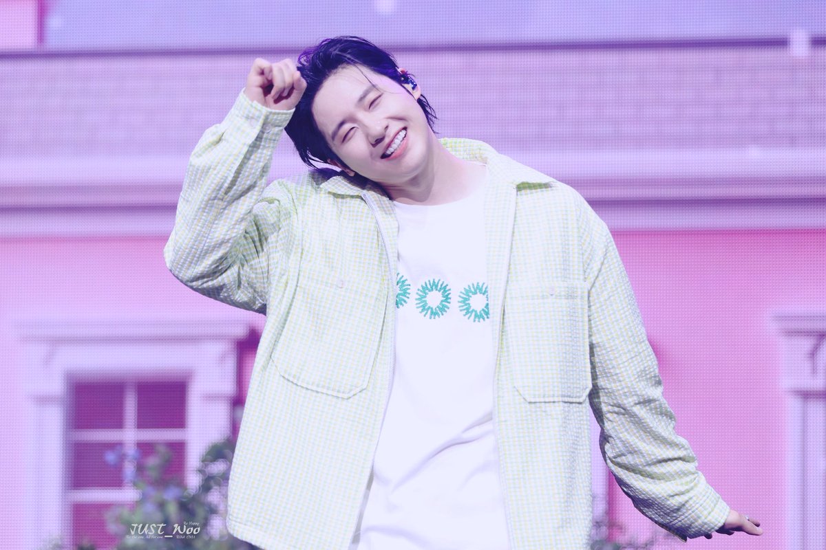 J16AxA23O's tweet photo. 240421 13ANA_DAY 반하는 날 막공

#B1A4 #신우 #CNU #シヌ
#13ANA_DAY #반하는_날 https://t.co/lD0cIrXMR5