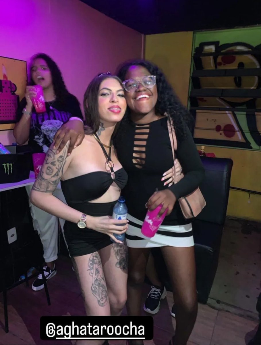 babadoAccount's tweet photo. ⭐️ENCONTRO DE A LIST! 
aghata nunes e millyzinha juntas na edição do baile da aghata em brasília https://t.co/eThedeTAV9