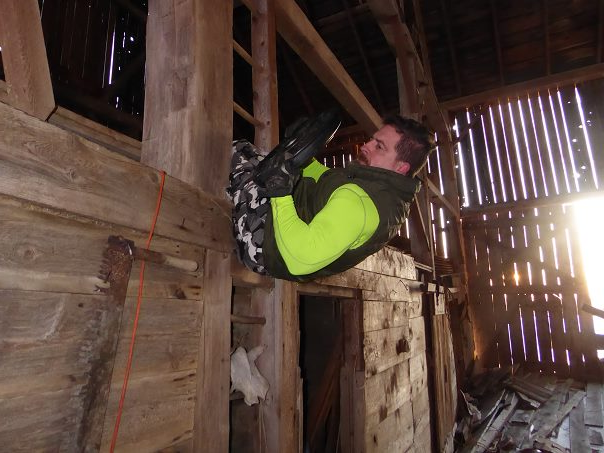 At the farm, using ironweight plate, go for a 3 set 37 rep per side hanging Russian twists then add progressive resistance overload for desired effect. #Romans8:37 #domorefor2024 #fattofitnoquit #fightyoflight #fababs #icanucantoo #generationjoshua @ facebook.com/photo/?fbid=10…