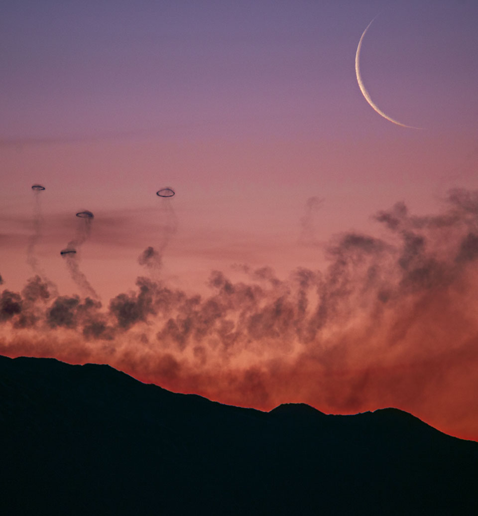 'Moon and Smoke Rings from Mt. Etna'
Image Credit & Copyright: Dario Giannobile  
apod.nasa.gov/apod/ap240422.…
#Astrophotography #astronomy #space