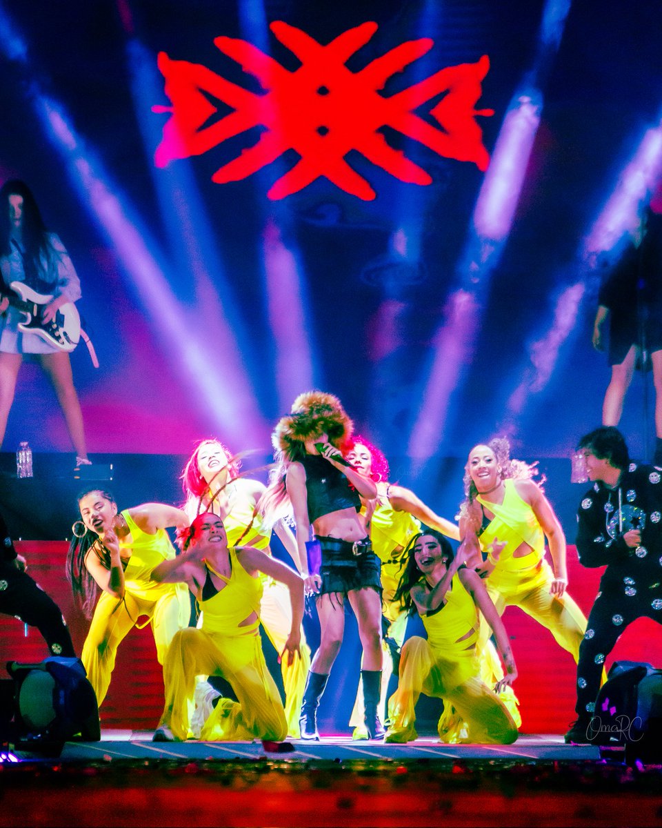 omarxrc's tweet photo. Un poco de lo que se vivió en el concierto de @belindapop anoche en la #ImposiciónDeBandas de la #FeriaTabasco 🔥 Photos by me 📸 #Belinda #Beli #Belifans #Belik #BelindaPop https://t.co/hhuDs0nS00