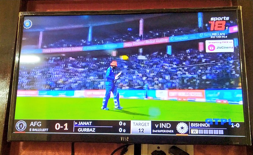 Who remembers these two super overs happened in a game between the two friendly nations 🇮🇳🤝🏻🇦🇫
One of the fine game played 🏏
#indvsafg #MondayMood @Sports18 #Highlights #CricketTwitter #cricketfans #CricketFever #cricketnews #IndianCricket #TeamIndia #cricket #Sportskeeda