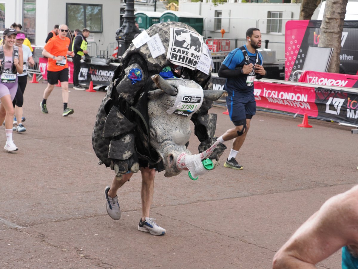 A late posting due to bandwidth isses on the course. Another photo of @RhinoBoyChris1 at mile 9 and a bit. And dancing and revving up for the finish on the home straight. @savetherhino #LondonMarathon #WeRunTogether