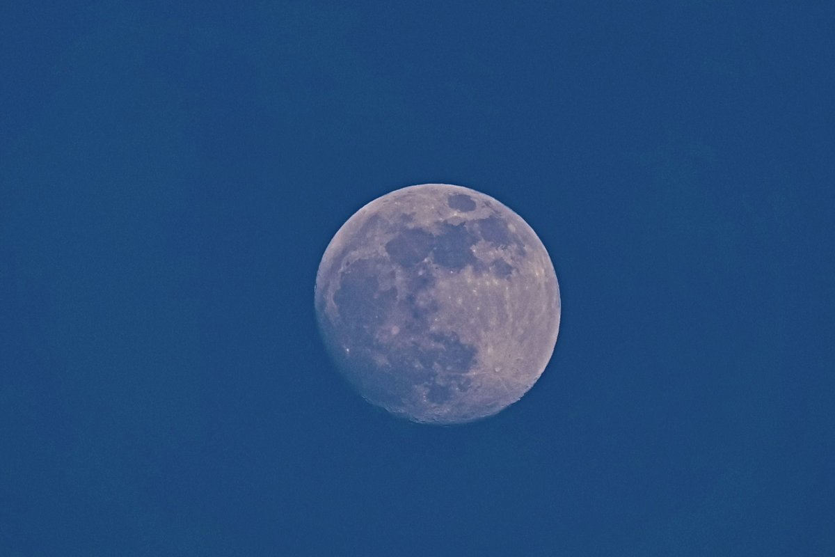 The moon is alllmost full. Tuesday I hope to capture the full moon rising above Lake Superior: Iskigamizige-giizis (Boiling Sap Moon) for the Grand Portage Ojibwe.