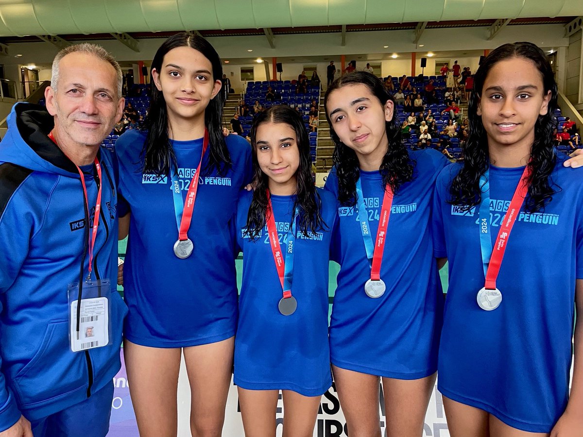 A great way to start #GoodNewsTues!

@nhehs Emily, Manpreet, Iskra (Y9) & Jaspreet (Y11) were part of the @WestLonPenguin U17 team that finished 🥈 at the National Age Group Waterpolo Championships 🤽🏼‍♀️

A fantastic achievement by the whole team 👏🏼

#NHEHSsport #WellDone #Waterpolo
