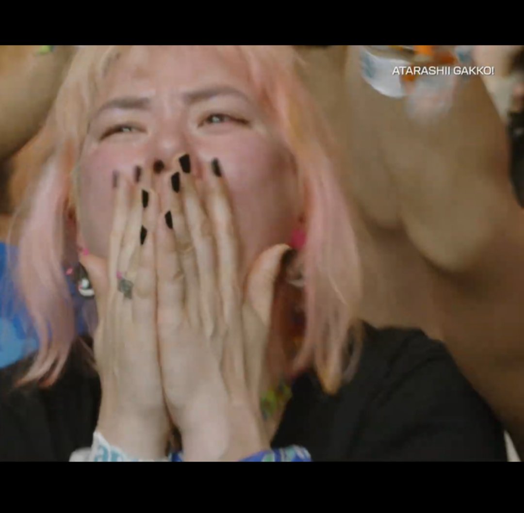 midnna_'s tweet photo. Una imagen dice más que mil palabras, que locura de show, las amo! @japanleaders 🔥🔥#ATARASHIIGAKKO https://t.co/8HsBQGP2LD