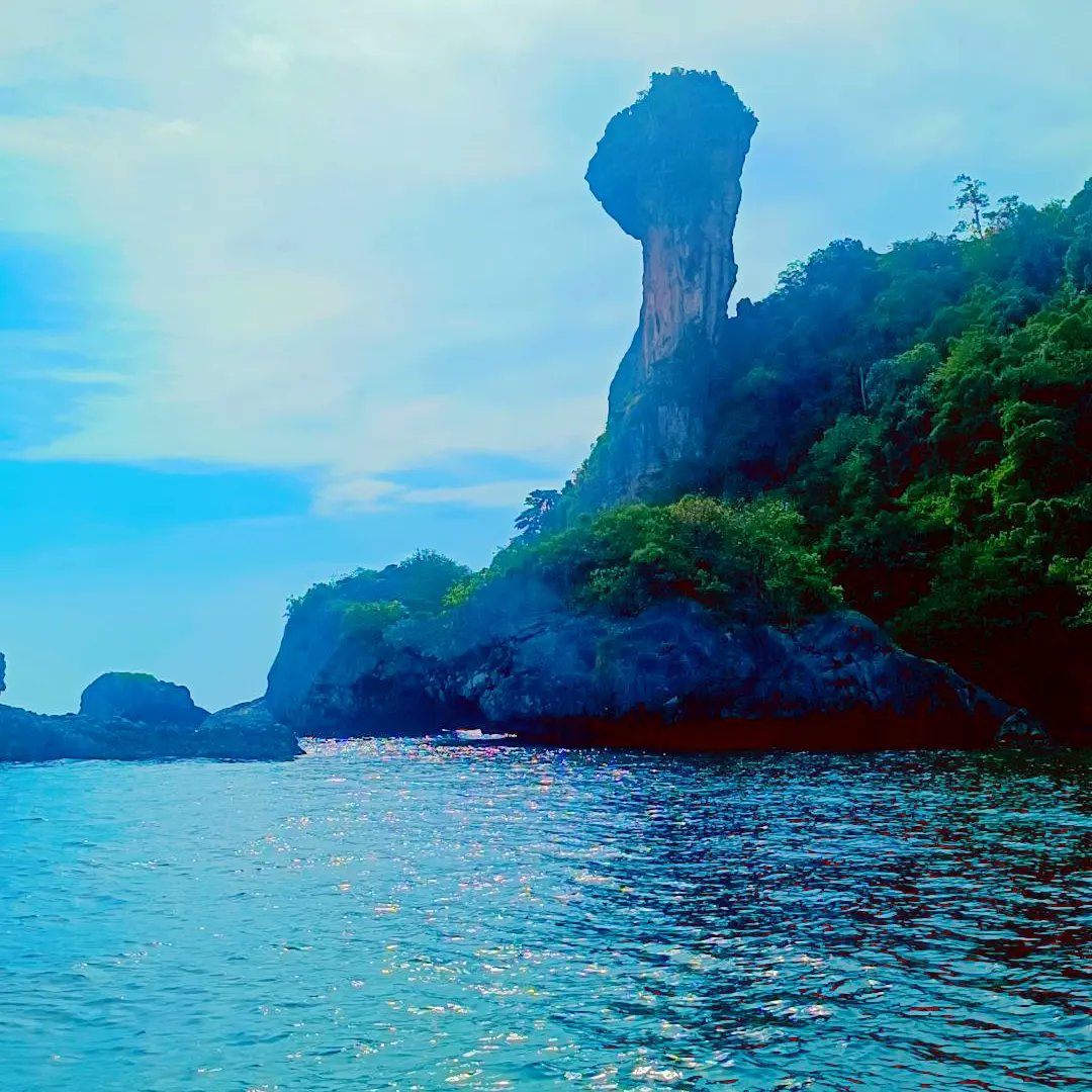 Chicken Island karbi Thailand in