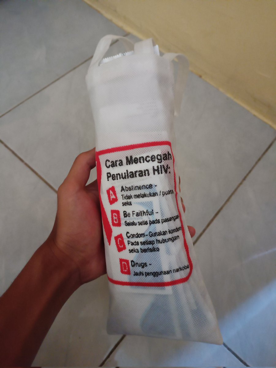 Coyy gua habis tes hiv trus dikasi kondom sama pelumas sebanyak ini anjirrr😭