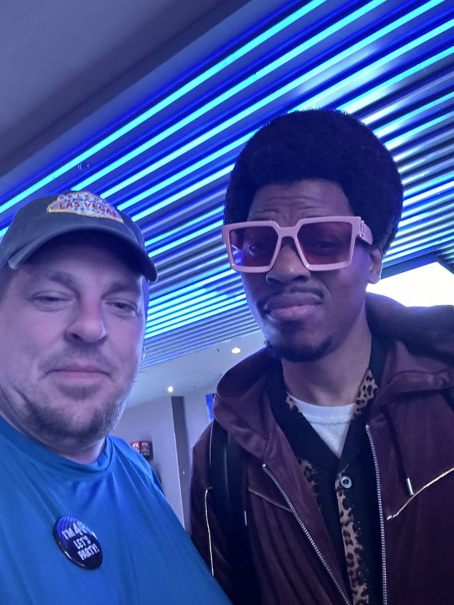 jrb_55's tweet photo. @MikeEWinfield great show tonight at Luxor https://t.co/fSoGl6duFG