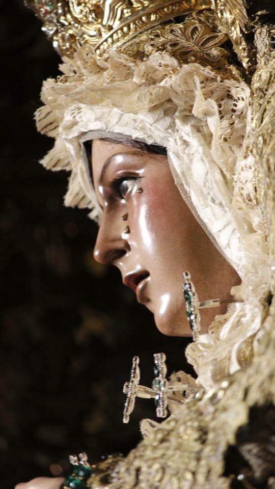 Buenos días nos dé mi Virgen de La Esperanza!!
Rosa Mística,
Torre de David,
Torre de marfil,
Casa de oro,
Arca de la Alianza,
Puerta del cielo,
Estrella de la mañana,
Salud de los enfermos,
Consuelo de los Afligidos,
Auxilio de los cristianos,
Reina de la paz,
#EsperanzaYSalud