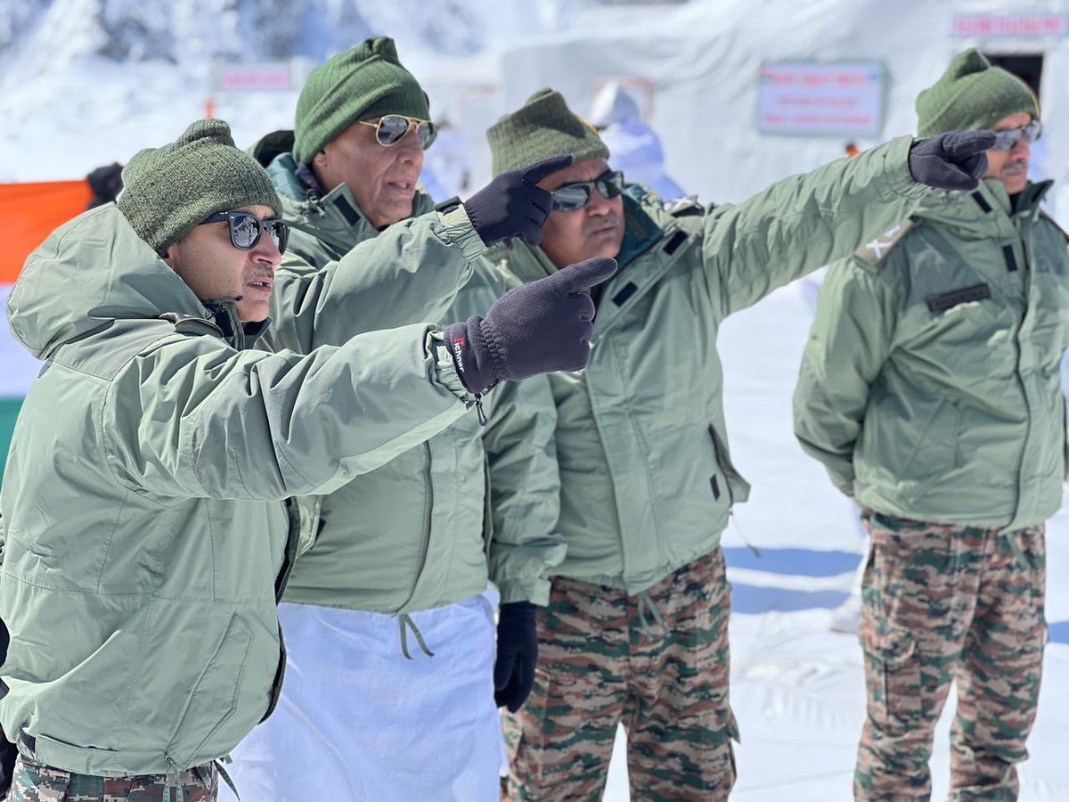 Raksha Mantri @rajnathsingh at #Siachen along with COAS Gen #ManojPande interacted with soldiers post at the highest battlefield in the world.