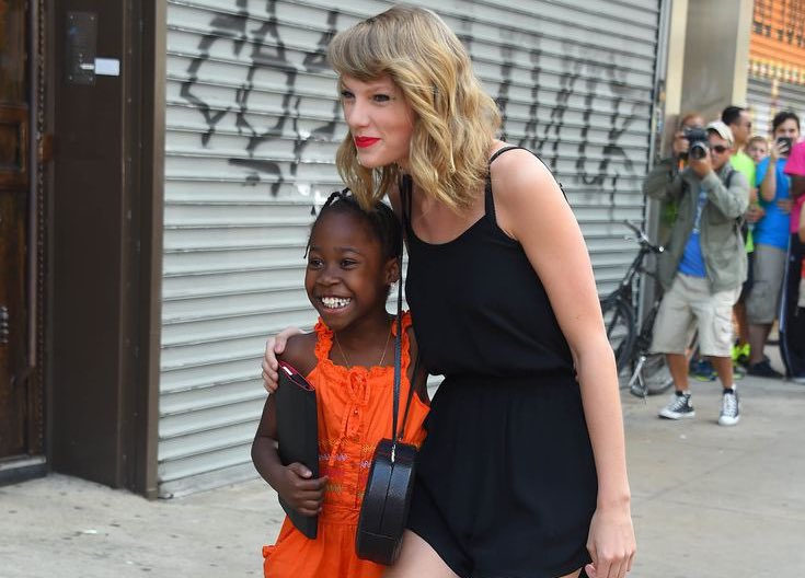 i hope this girl is not on social media bc yall have ruined a cute photo of a little girl meeting their fav bc you want to push your own agendas. why does the idea of a celebrity being racist to their young black fan amuse you so much?