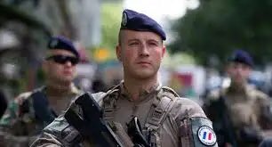 [Défense] Focus @Armees_Gouv sur la Garde nationale • « Réserve opérationnelle : Plus de 300 métiers […] » defense.gouv.fr/actualites/res… Échanges 💬 avec le général @LmGaspari, actuel secrétaire général de la @GardeNatFR 🇫🇷 #NotreDéfense