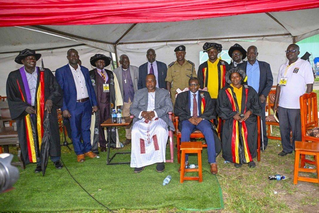 JaneBarekye's tweet photo. The Minister of State for Northern Uganda, Dr. @KennethOmona presided over the graduation ceremony of 584 students who have completed their vocational training in  various disciplines at Acholi Zonal Presidential Industrial Hub located in Gulu district. To the graduates, congratulations on reaching this milestone!