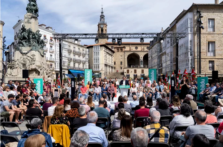 naiz: (@naiz_info) on Twitter photo EH Bildu avanza en Gasteiz y Araba, de Amurrio a Oion y de Iruña Oka a Kanpezu
naiz.eus/es/info/notici…
<a href="/Ion_Salgado/">Ion Salgado</a> analiza los clarificadores datos en la capital y todo el herrialde EH Bildu avanza en Gasteiz y Araba, de Amurrio a Oion y de Iruña Oka a Kanpezu
naiz.eus/es/info/notici…
<a href="/Ion_Salgado/">Ion Salgado</a> analiza los clarificadores datos en la capital y todo el herrialde