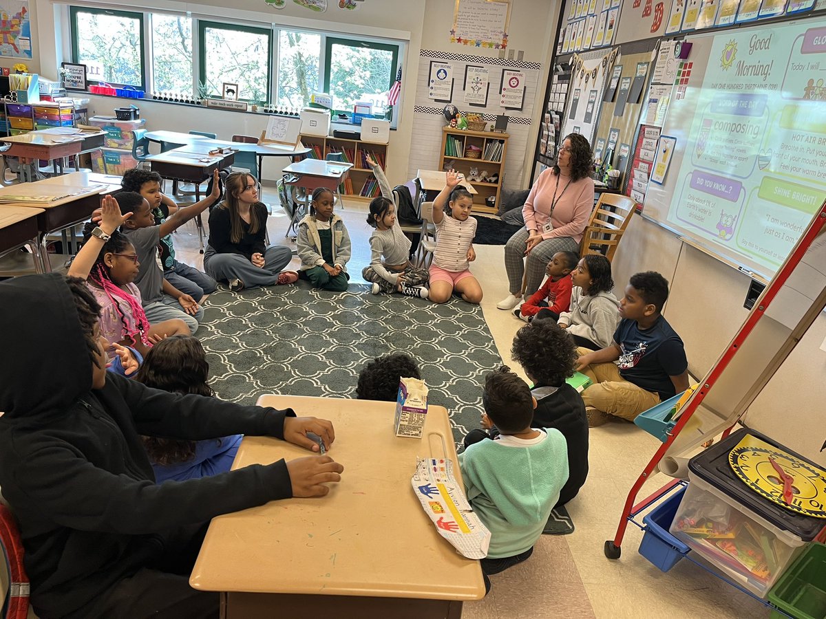 @TheLeaderinMe accountability circles are another great way to engage students in reflective conversation around WIGs and Lead Measures. @LoriPiacenti’s 2nd graders come to a full circle to discuss process and celebrate success. @HirnerTracey @BethlehemAreaSD @DoneganBASD