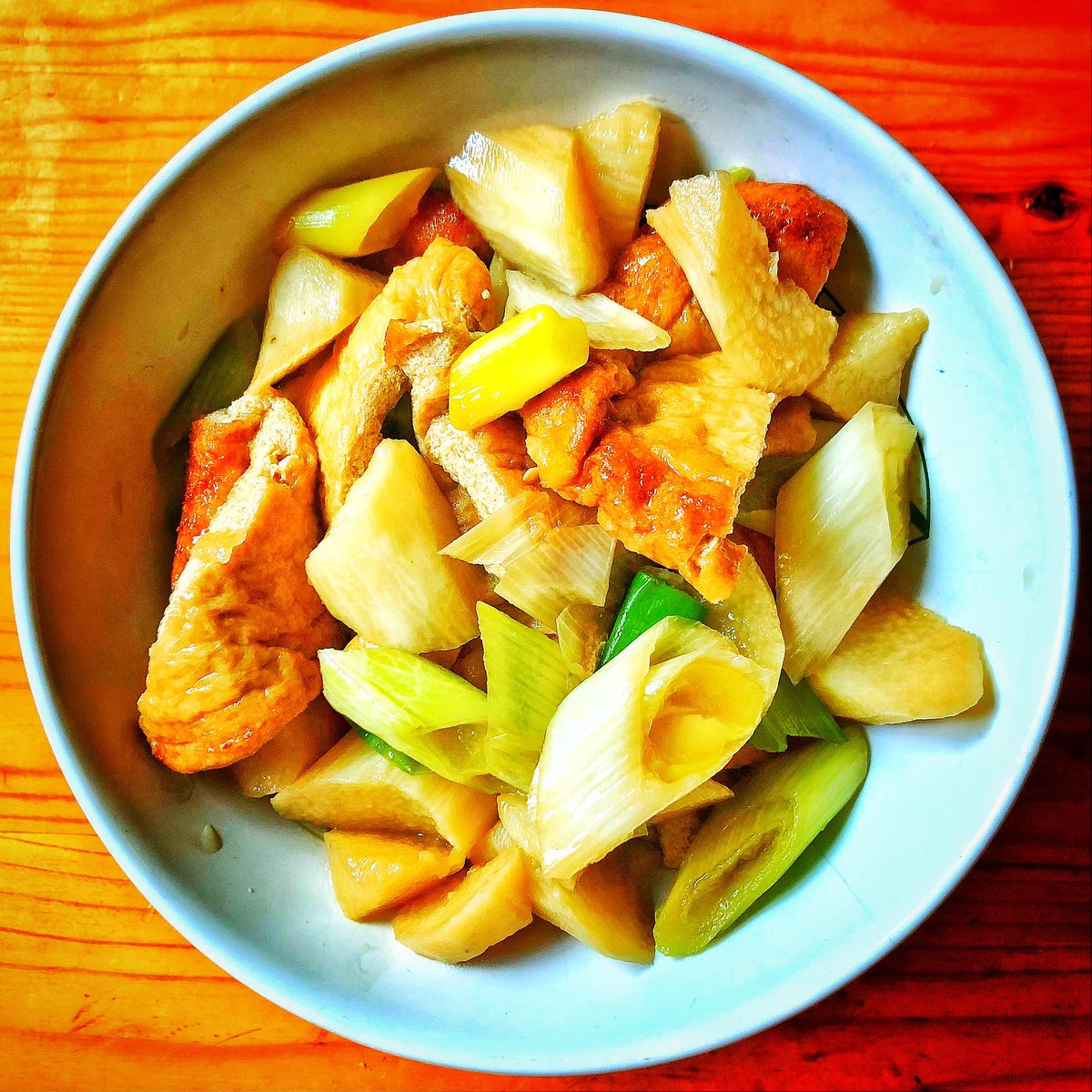 油揚げと葱、長芋の炊いたの
#油揚げ #aburaage #deepfriedtofu #lightlyseasoned
#葱 #greenonion
#顆粒鰹だしとめんつゆと水 #少々 #granulebonitosoup_ #japanesenoodlesoup_water #alittle
・・・・・・・・・・・・・・・・
#長芋 #chineseyam
#塩少々 #verylittlesalt #sprinkle