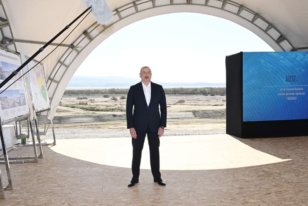Prezident İlham Əliyev: "Qeyri-neft sektorunun inkişafı, kənd təsərrüfatının inkişafı, məşğulluğun artırılması, vətəndaşların rifah halının yaxşılaşdırılması və su ehtiyatlarımızdan səmərəli şəkildə istifadə edilməsi - bütün bu amillər inkişafın göstəriciləridir."