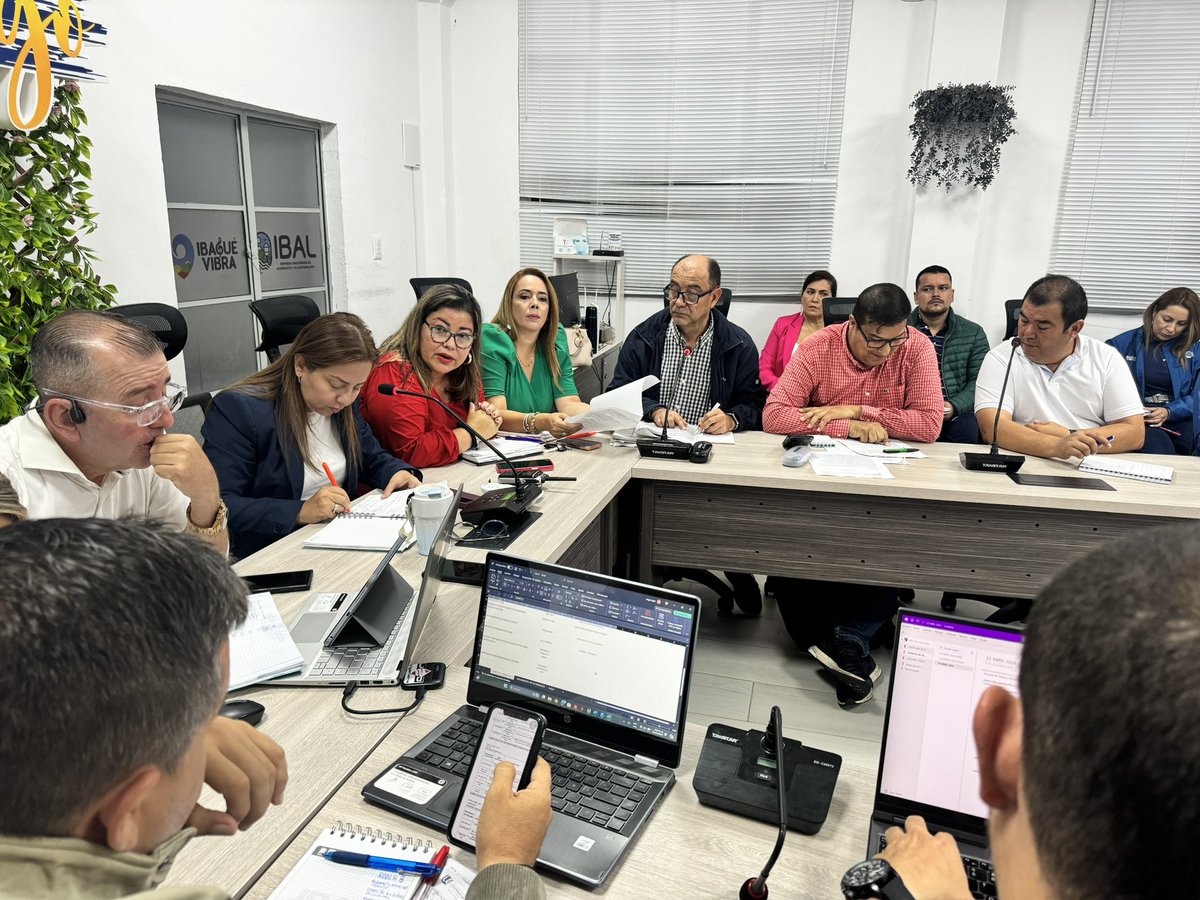 IbalOficial's tweet photo. ¡Trabajo en equipo! Desde las cinco de la mañana, liderado por @GerenciaIbal se desarrolla el tercer comité de gerencia, en el que se realiza seguimiento a cada dirección en los avances comerciales, operativos, financieros y de funcionamiento; manteniendo un servicio de calidad https://t.co/Pt6yudgVW9