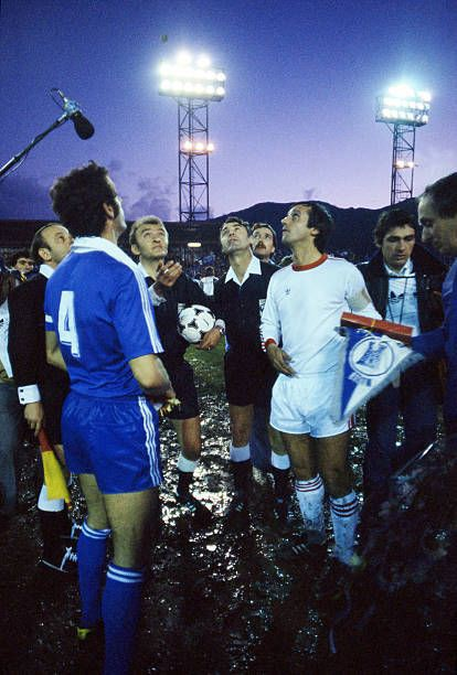 26 avril 1978. Le SEC Bastia reçoit le PSV Eindhoven en finale aller de la Coupe de l'UEFA sur le billard de Furiani... Les Corses regretteront longtemps d'avoir joué sur une pelouse impraticable