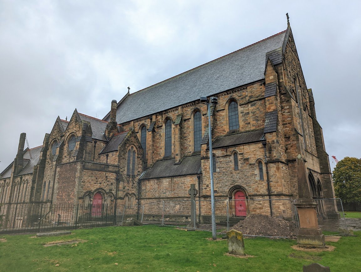 And the incredible community-led team of volunteers at @GovanStones have embarked upon an innovative project to use the waters of the nearby Clyde to heat their beloved building (formerly known as Govan Old Parish Church). 👇 heraldscotland.com/news/24116008.… (6/7)