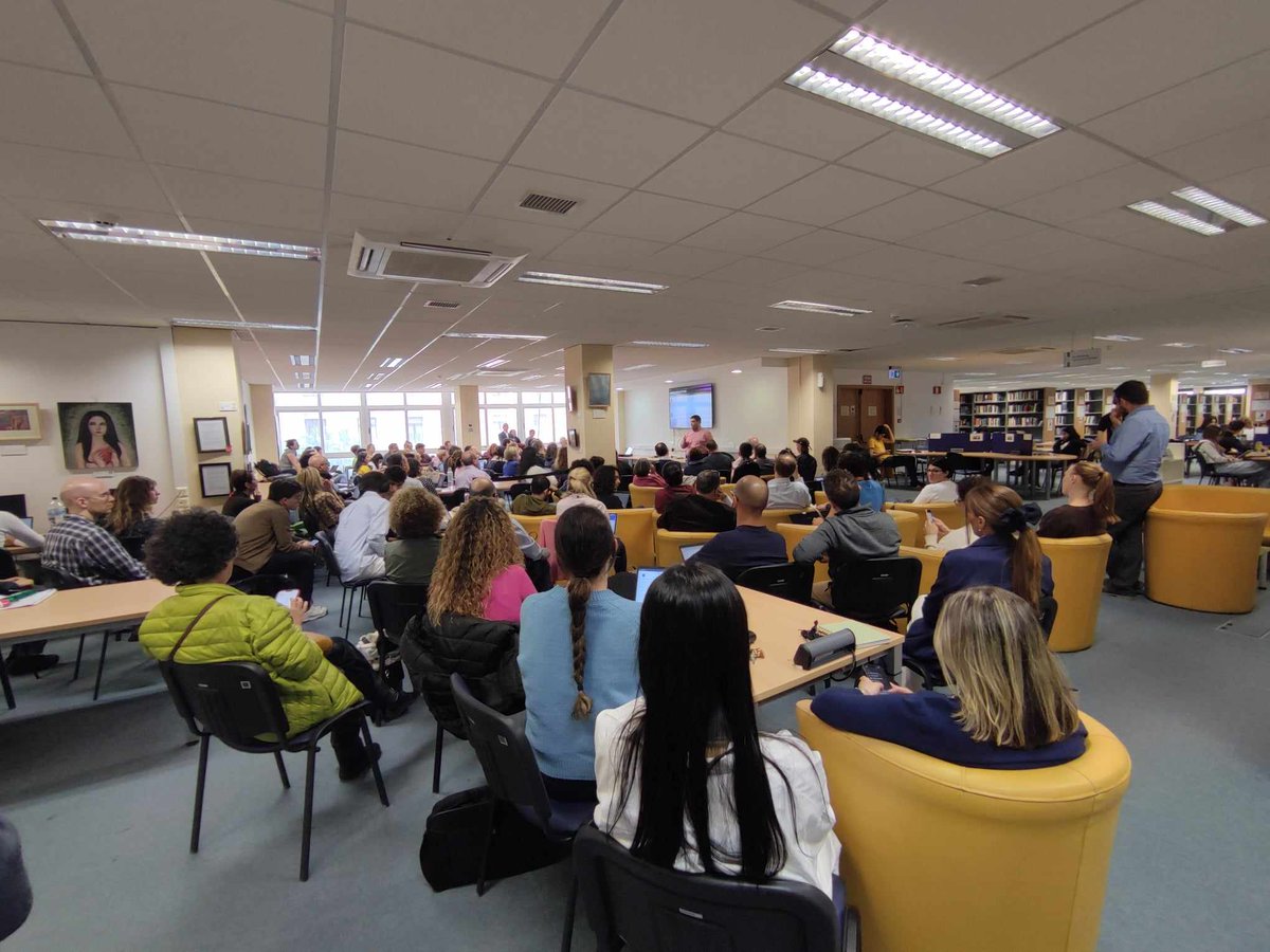rsci_MT's tweet photo. Happening now at the UM Library - ChatGPT: From Zero to Hero in 1 Hour by @alexieidingli https://t.co/fLrWOMWlzm