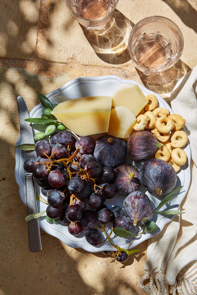 So, just how did these humble crackers become the pre-dinner staple at tables all over the region of Puglia? bit.ly/3R9DGnh