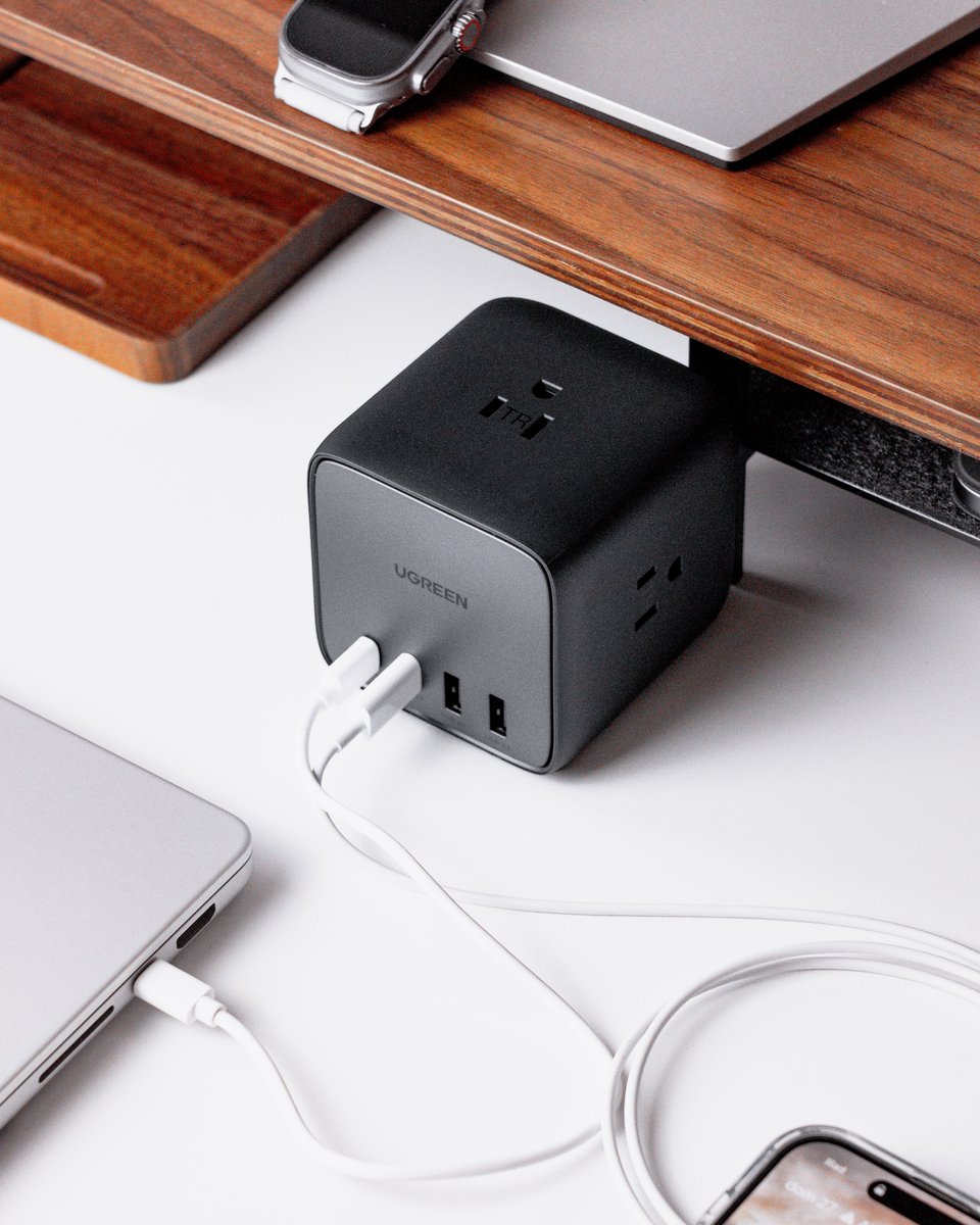 Revamp your workspace with our 65W Charging Station just like @matthew_erre90（ins） did!  🔗bit.ly/4d6jZH6 
#Ugreen #tech  #GaNCharger #charger #gadgets #setup #chargingstation