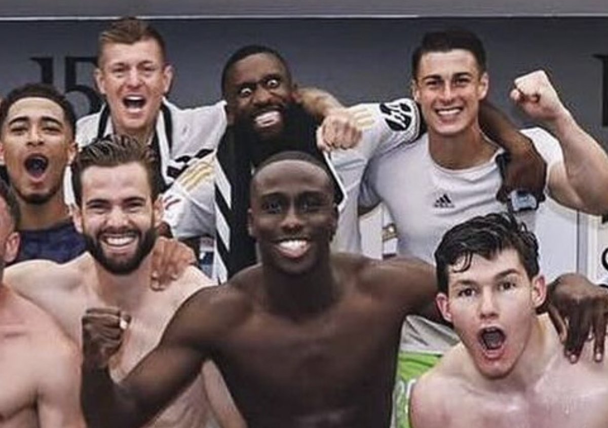 egmc_13's tweet photo. Tenemos a un putisimo zumbado de la cabeza , a un loco esquizofrénico, ese tío está echo polvo.
Don Antonio Rudiger.
JAJAJSJSHDUDHDJSDHHSHSSJ https://t.co/jsQwJoBbwm
