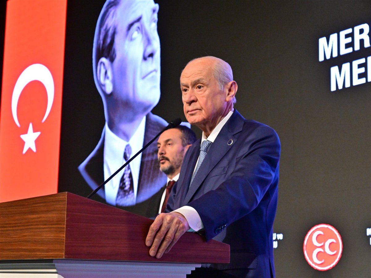 Devlet Bahçeli: Aziz Atatürk ile Cumhurbaşkanımıza kaba ve yaralayıcı ifadeler kullanan bölücü alçaklar bu milletin evladı, Türkiye Cumhuriyeti'nin de mensubu olamazlar.