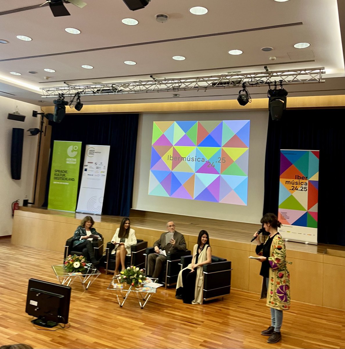 Juan Briz Matesanz (@briz_juan) on Twitter photo Presentación <a href="/ibermusica_es/">Ibermúsica</a> 24-25 en el <a href="/GIMadrid/">Goethe-Institut MAD</a> . Verdaderamente un programa espectacular. Presentación <a href="/ibermusica_es/">Ibermúsica</a> 24-25 en el <a href="/GIMadrid/">Goethe-Institut MAD</a> . Verdaderamente un programa espectacular.