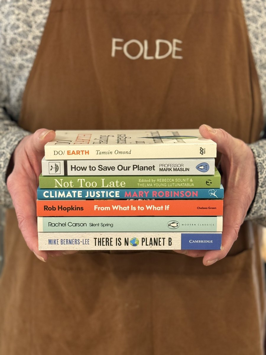 Need some reading inspiration this Earth Day? We can help with that. uk.bookshop.org/lists/an-earth…
#earthday #naturewriting #PlanetEarth