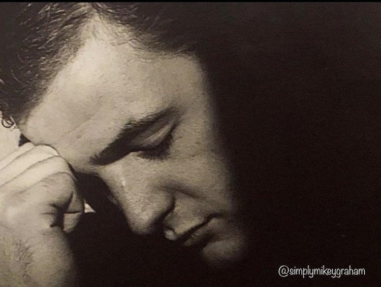 simplymikeygra1's tweet photo. What a beauty this shot of @MRMIKEYGRAHAM is! π (Source- SET Programme admin copy) #SimplyMikeyGraham #MikeyGraham #SomethingElseTour #BlackAndWhite #WeLoveYouMikey #OurFave https://t.co/gWI5ca98wM
