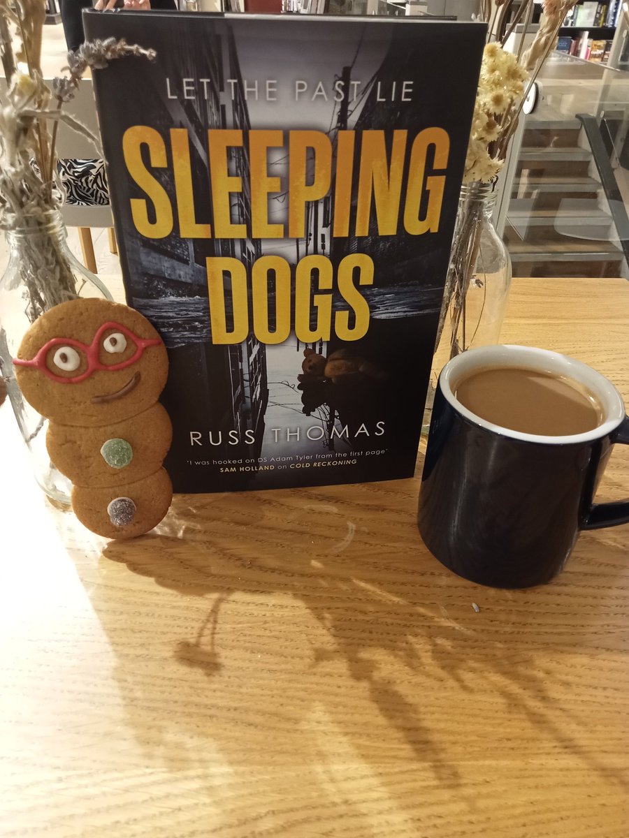 andyangel44's tweet photo. New @thevoiceofruss book 😄 from @simonschusterUK
That's my morning sorted then (yes, I'm in #CafeW @WstoneSheffield . I'm nothing if not predictable 😉) https://t.co/9MMzMsROXb