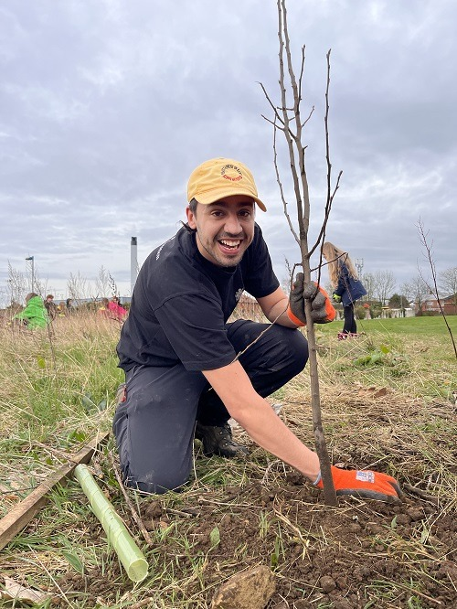 MayorRos's tweet photo. So far we have seen nearly 200,000 trees planted across Doncaster – resulting in the city being designated a #TreeCity. I’d like to thank everyone who has pulled together to help us achieve this & I am proud of the progress made so far.
#DoncasterIsGreat #Delivering4Doncaster https://t.co/3gshYbVrkZ