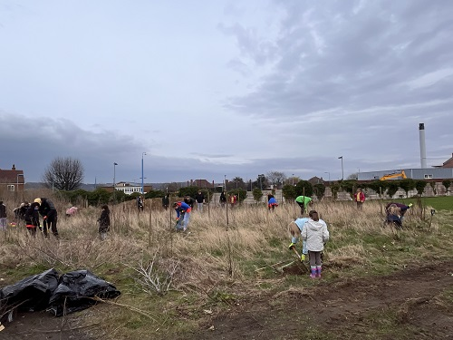 MayorRos's tweet photo. So far we have seen nearly 200,000 trees planted across Doncaster – resulting in the city being designated a #TreeCity. I’d like to thank everyone who has pulled together to help us achieve this & I am proud of the progress made so far.
#DoncasterIsGreat #Delivering4Doncaster https://t.co/3gshYbVrkZ