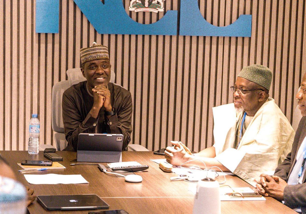 Last week, @Dr_AminuMaida hosted the Registrar of the Joint Admissions and Matriculation Board (@JAMBHQ), Prof. Ishaq Olarenwaju Oloyede who, alongside his team, paid a working visit to the Commission. The meeting's agenda focused on: 🔑 Strengthening the existing