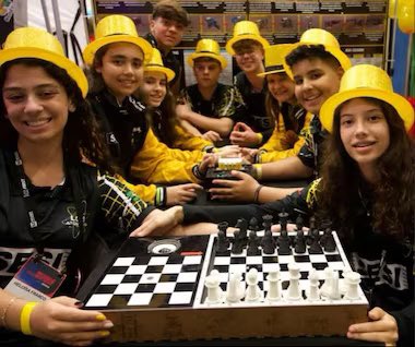 Os mais efusivos parabéns aos jovens brasileiros que venceram o torneio mundial de robótica nos Estados Unidos. São alunos do Sesi de Araras, que desenvolveram um projeto de robótica focado na acessibilidade para a educação. Orgulhos dos pais, da comunidade e de todo o Brasil. 📸…