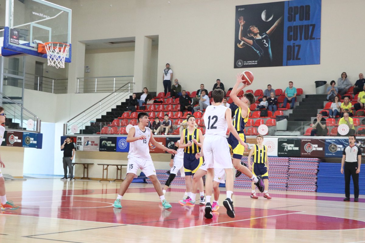 Basketbol U14 Türkiye Şampiyonası müsabakaları Atatürk Spor Salonunda başladı. 5 gün sürecek müsabakalara katılan tüm takımlarımıza başarılar dileriz.
