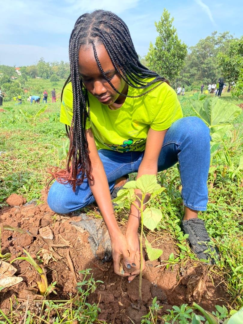 The goal of #EarthDay is to inspire individuals and communities to make small changes in their daily lives that can have a big impact on the environment. Simple actions like tree 🌳🌳🌳 planting can contribute to a greener future.