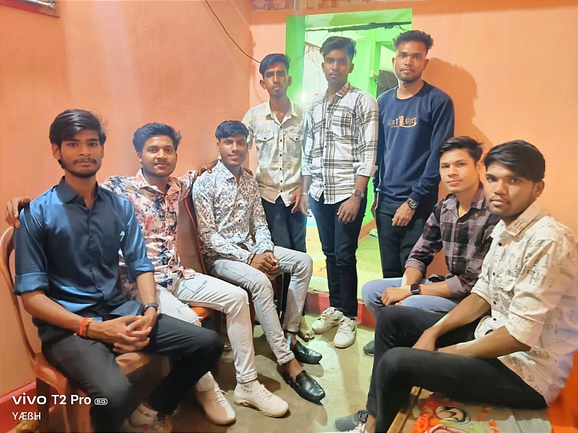 sa30thakurr15's tweet photo. #friends #enjoylife #meetup
#om #mayank #yash #mahend #ravi
#Aashish #anishesh https://t.co/1MizQQ3Kk5