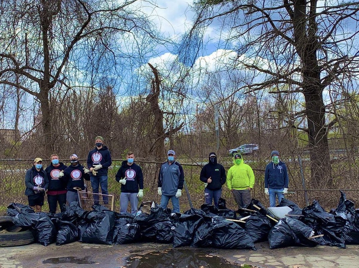 Happy Earth Day! ♻️🌍 

We will be doing our yearly cleanup around our yard and Damon Road in #NorthamptonMA today…stop by from 10am - 3pm if you’d like to help! 💪
