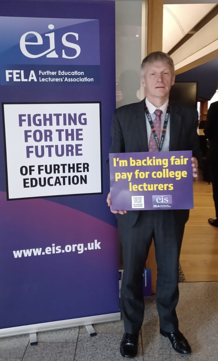 Good meeting with @EISFela in Parliament - offered my support to their campaign for fair pay for lecturers.