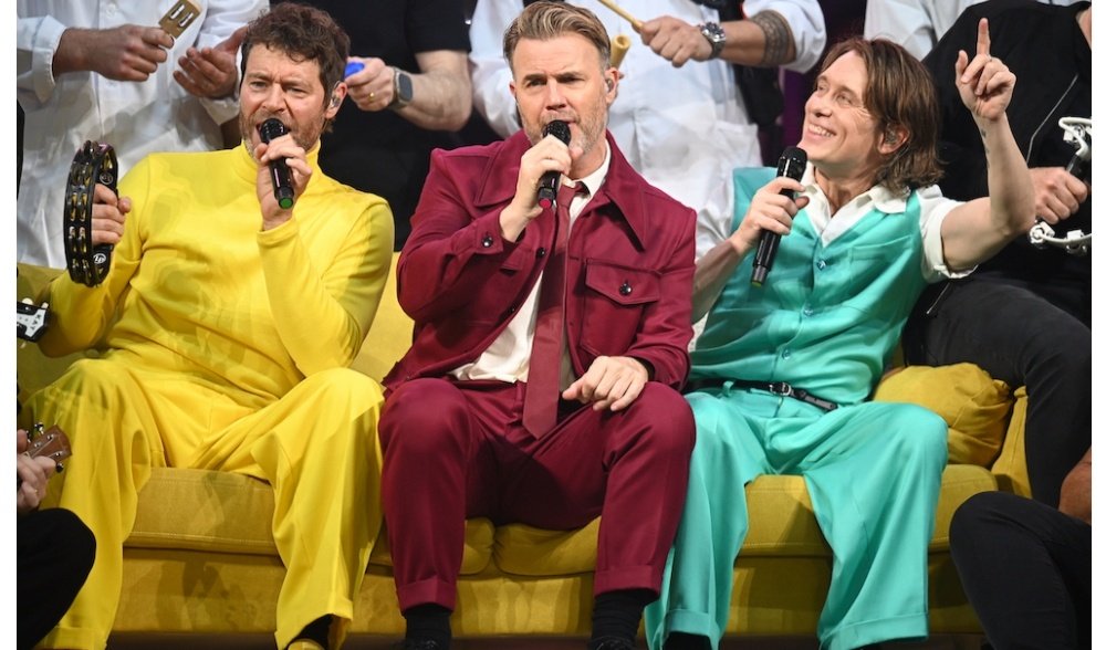 TakeThatFanBase's tweet photo. ''It's been sensational': Take That's manager Chris Dempsey on the trio's triumphant live return' @HowardDonald @GaryBarlow #ThisLifeOnTour #ThisLifeLive 
https://t.co/HMHpzpVdnR https://t.co/450oY4fWoZ