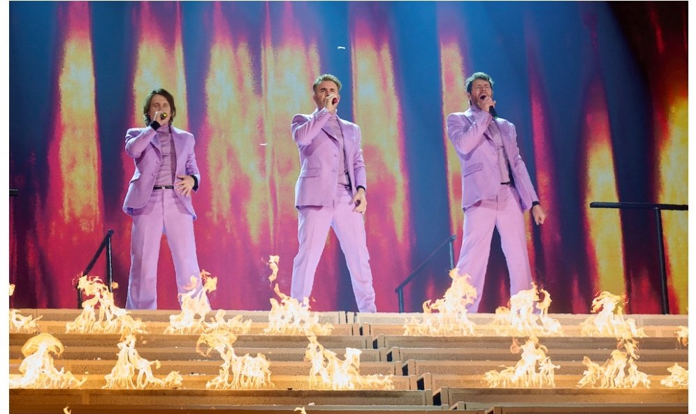 TakeThatFanBase's tweet photo. ''It's been sensational': Take That's manager Chris Dempsey on the trio's triumphant live return' @HowardDonald @GaryBarlow #ThisLifeOnTour #ThisLifeLive 
https://t.co/HMHpzpVdnR https://t.co/450oY4fWoZ