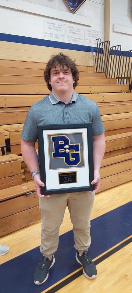 Congratulations to senior football star Kaden Wyandt on winning the 97th annual Cohen Blanket Award. This is the longest running football award in the nation. Thank you to the Cohen family for continuing this incredible tradition dating back to 1927.