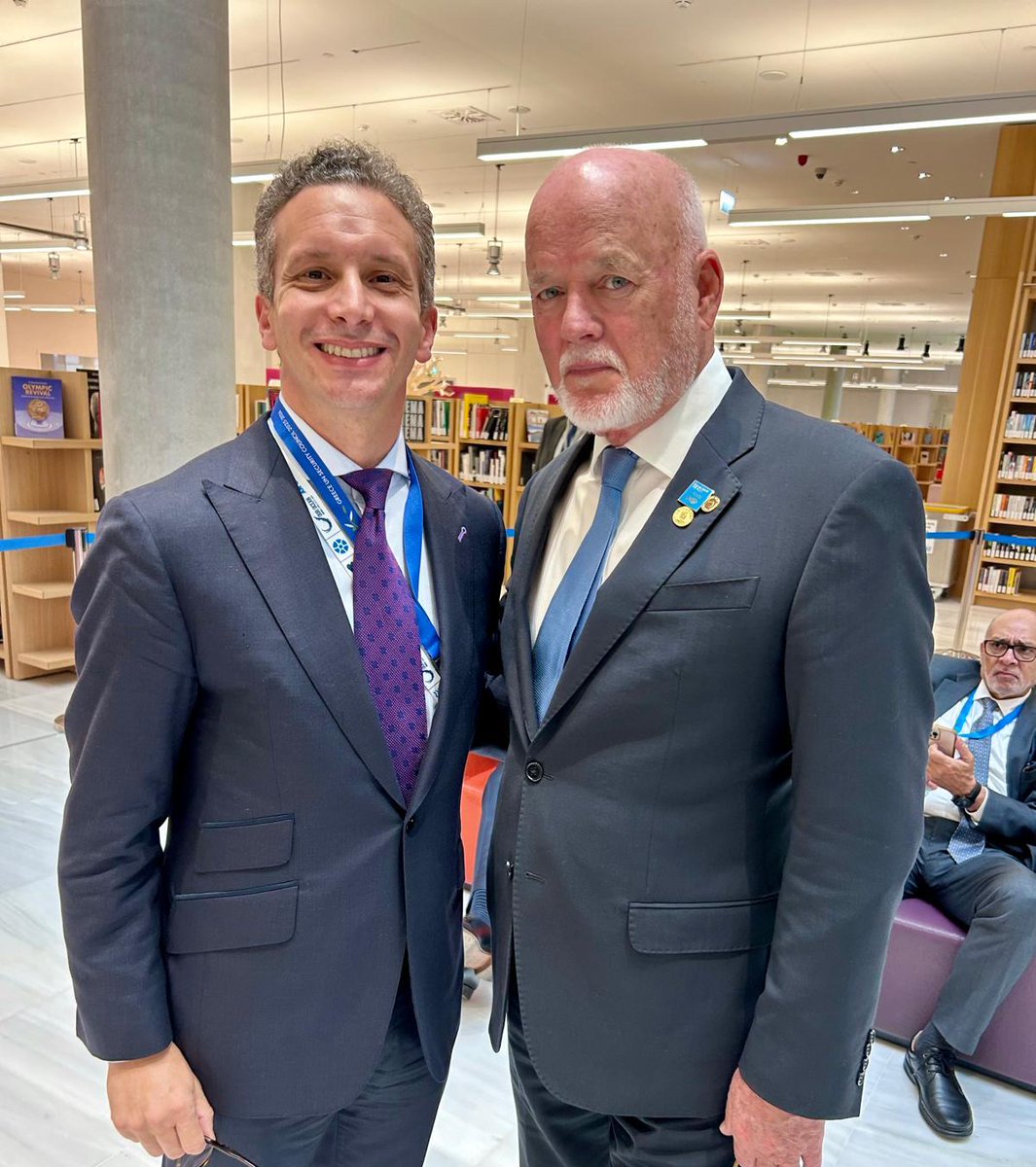 At @OurOceanGreece, @Amakrane, Managing Director @GCCMobility, had a constructive meeting with Amb. @ThomsonFiji, @UN Secretary-General's Special Envoy for the Ocean. The discussions focused on strengthening collaborative efforts & enhancing strategies to address sea-level rise.