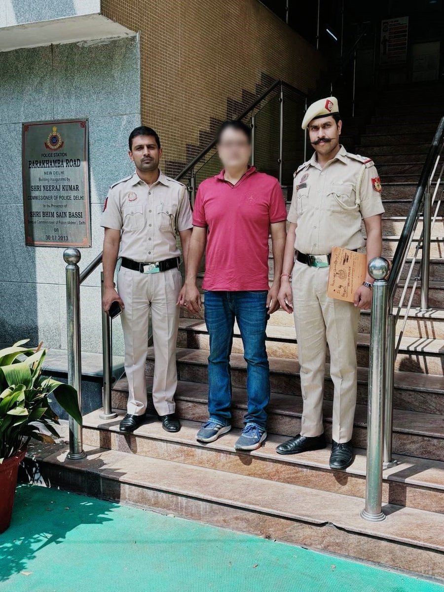 Proclaimed Offender arrested! Team of PS Barakhamba Road nabs Deepak, absconding in a case since May 2023. He was declared PO by Rouse Avenue Court. #DelhiPoliceUpdates