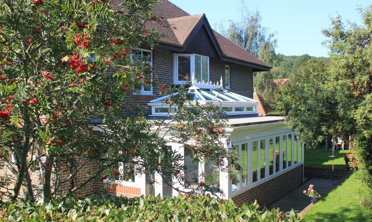 What makes our Alfriston house special? The quiet location provides tranquillity & peacefulness, but we also have a strong house community where tenants socialise together for coffee & meals. We currently have vacancies. buff.ly/3TIyAkc #EastSussex #Retirement #Alfriston